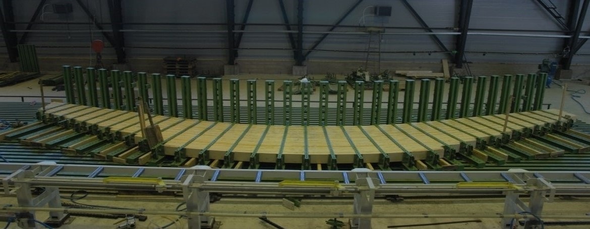 Запрессовка клееных деревянных конструкций